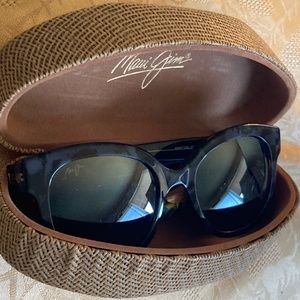 Maui Jim 'Ilima' Polarized Cat Eye Sunglasses with Case Made in Italy